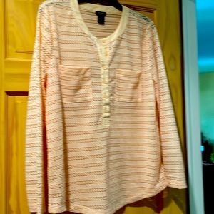 Ann Taylor women’s  long sleeve top. Light coral/pink. Size large.